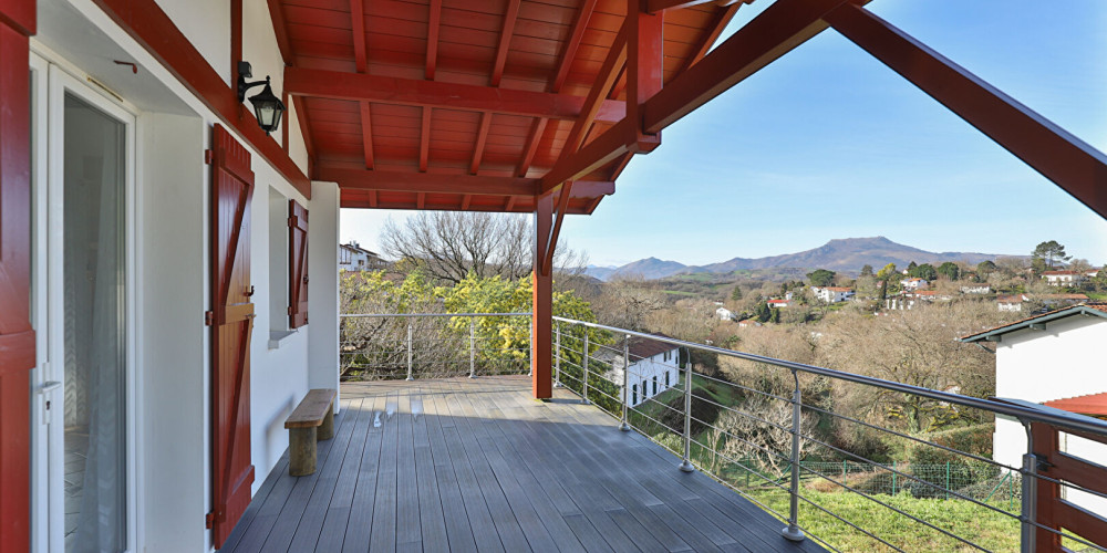 maison à ST PEE SUR NIVELLE (64310)